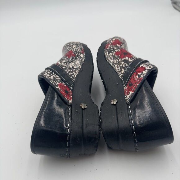 Koi Lindsey Clog by Sanita in Red Multicolor/Reduces strain on your back Sz 39/9 - Picture 3 of 10